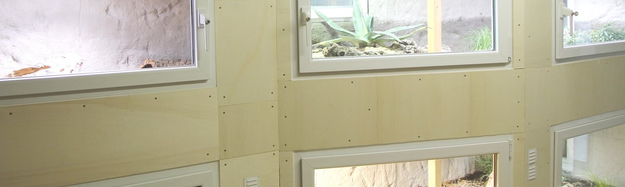 Mehrstöckiges Terrarium für Landschildkröten