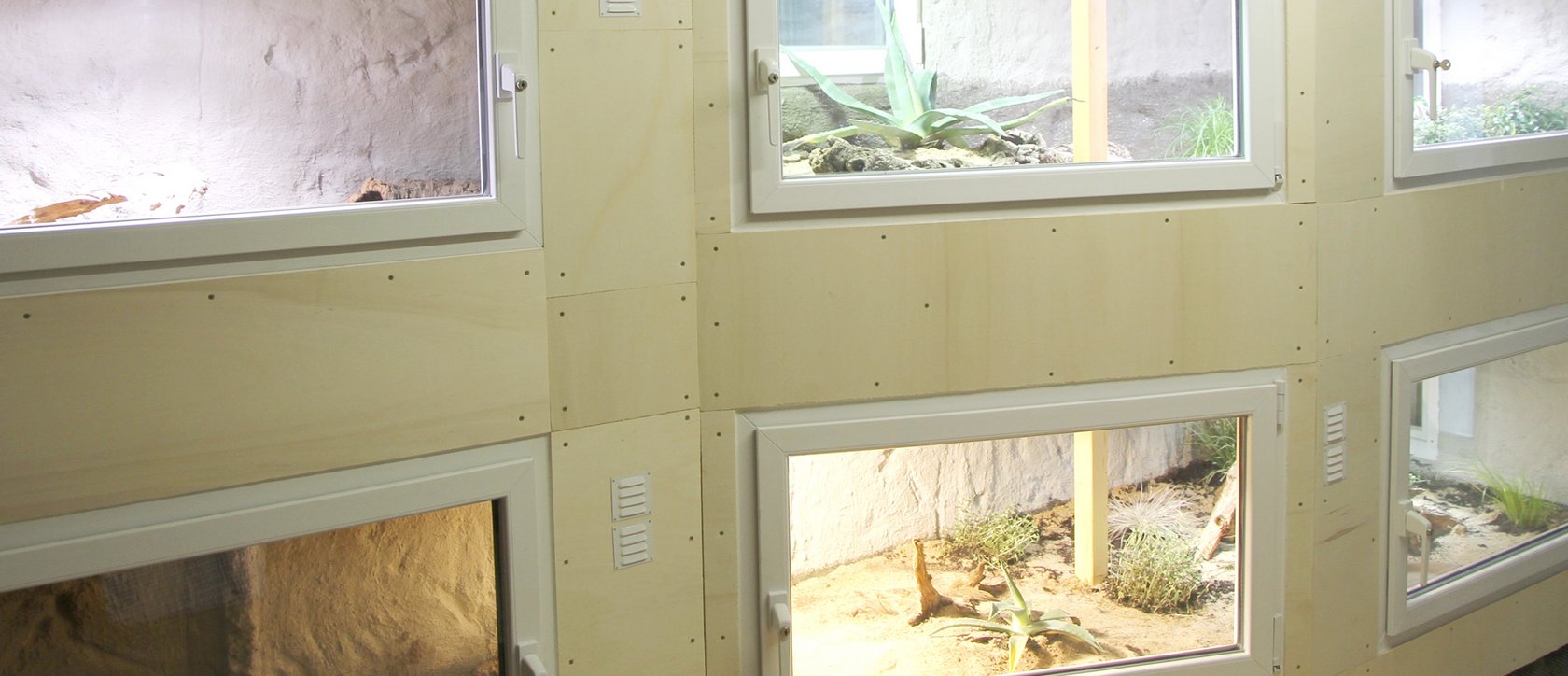 2-stöckige Terrarienwand